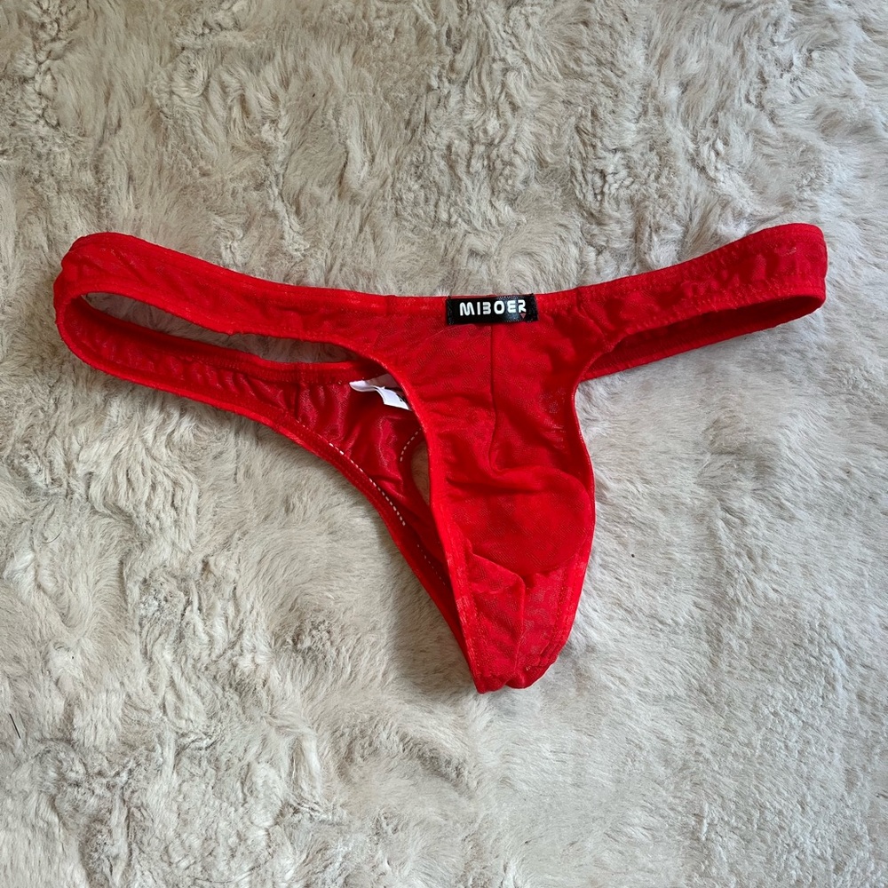 Mens M Red Thong